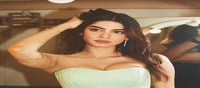 Khushi Kapoor's HOT Cleavage show photos.!